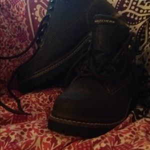 Brown ankle tie boots👞